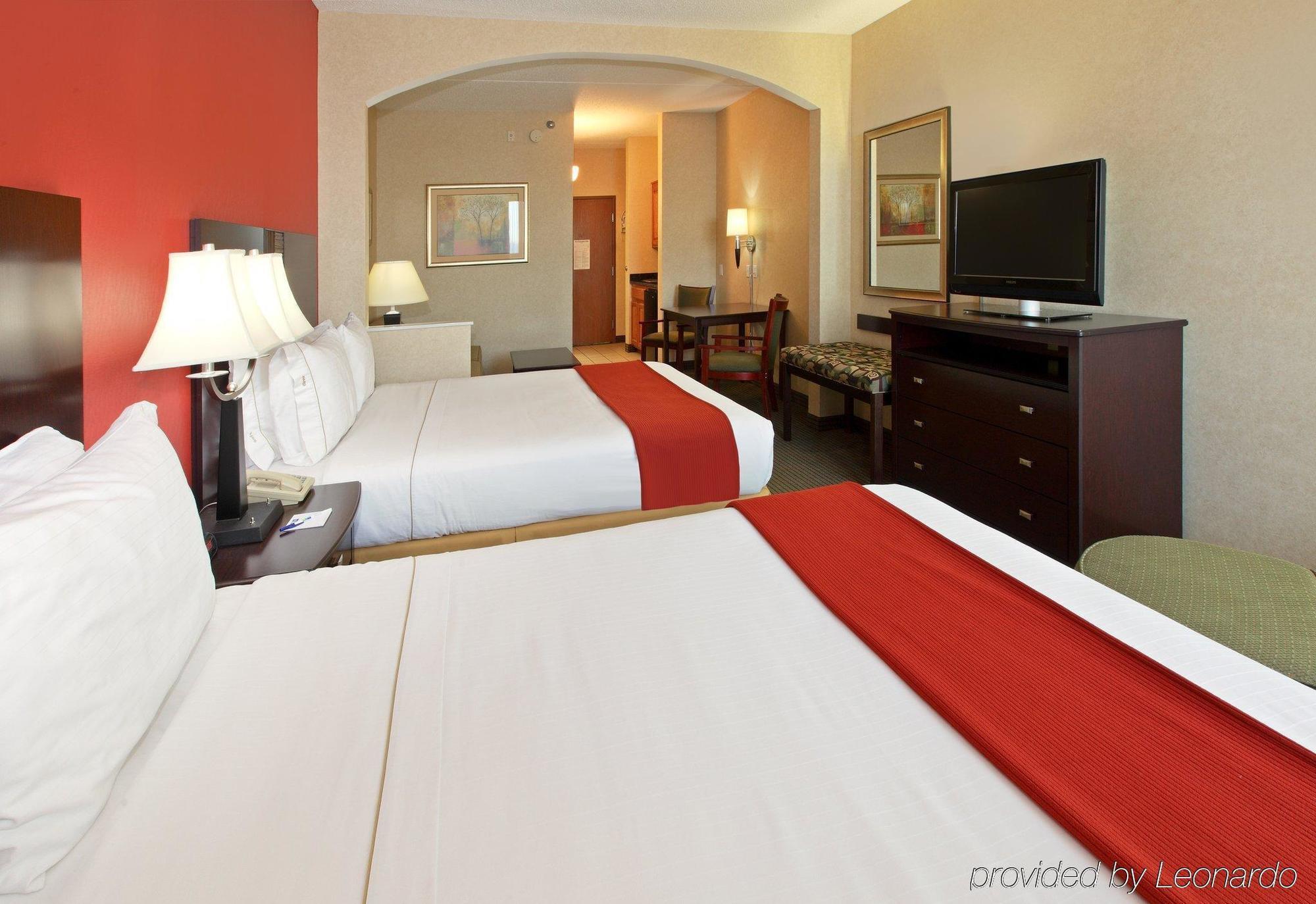 Holiday Inn Express Hotel & Suites Harrison Room photo