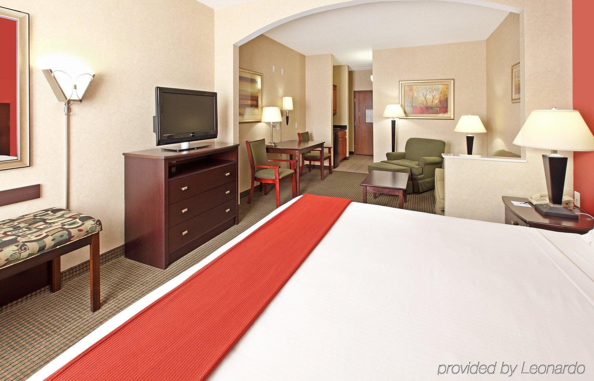 Holiday Inn Express Hotel & Suites Harrison Room photo
