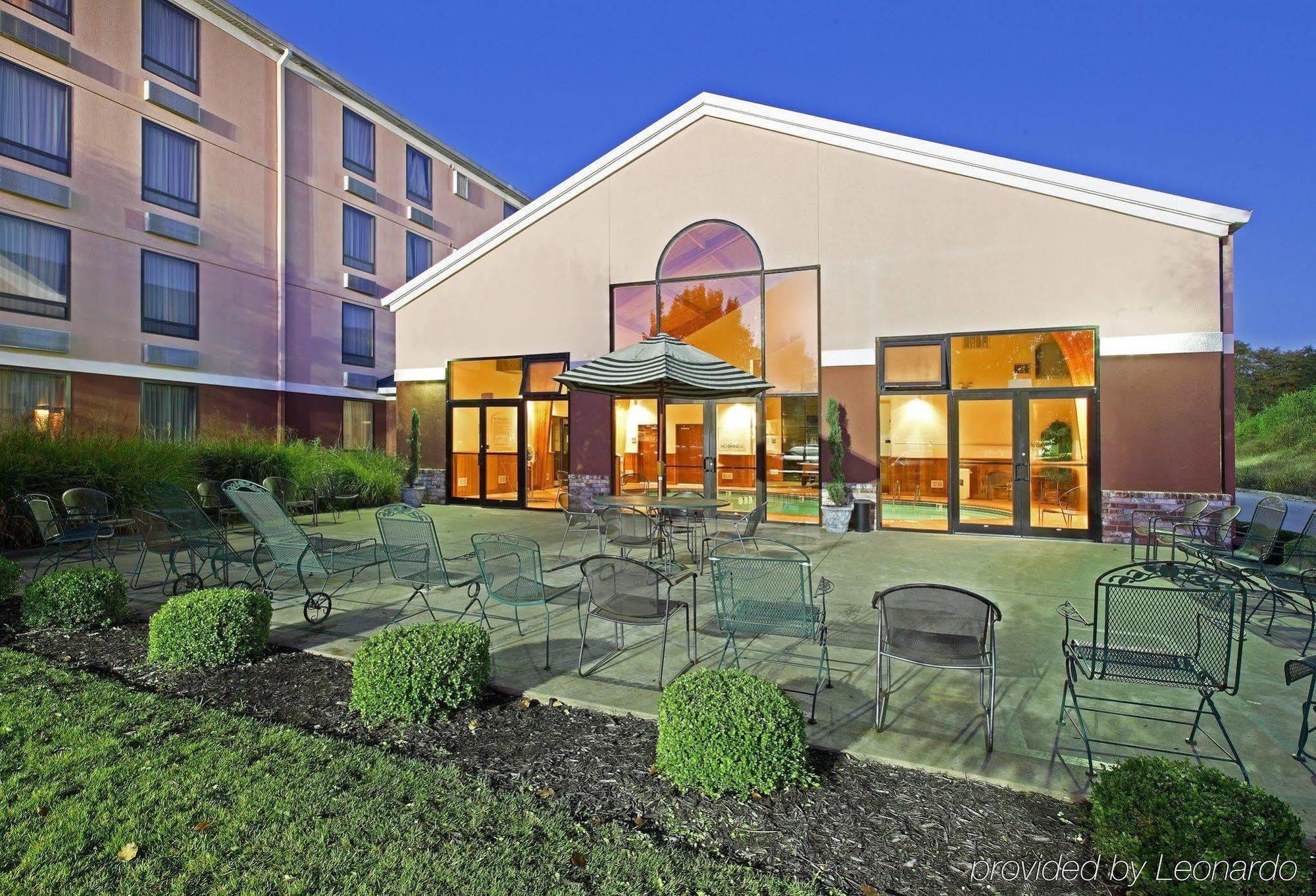 Holiday Inn Express Hotel & Suites Harrison Exterior photo